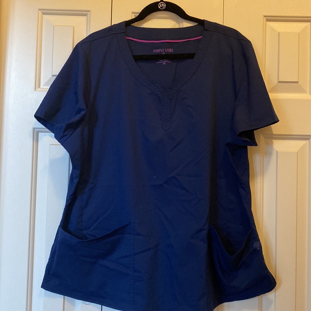 Scrub top navy